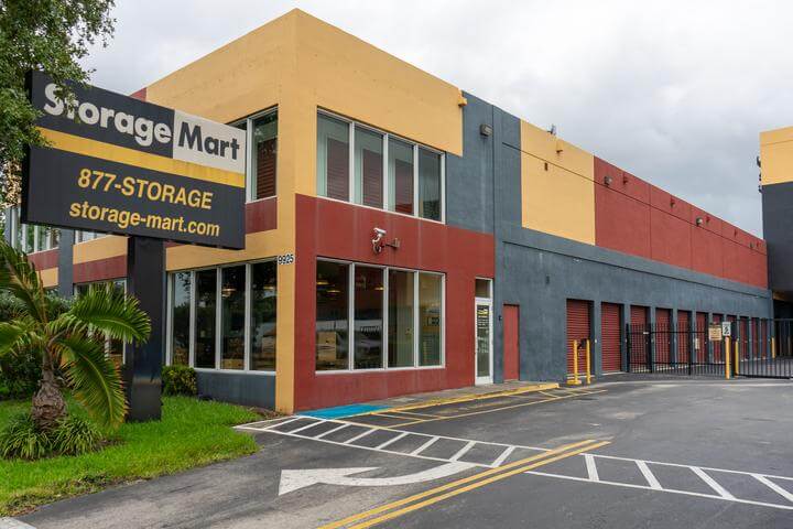 StorageMart on 9925 SW 40th St in Miami Self Storage